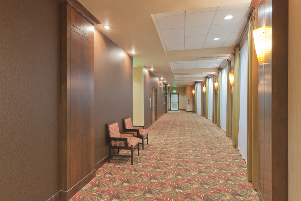 Holiday Inn Jackson NW - Airport Road by IHG