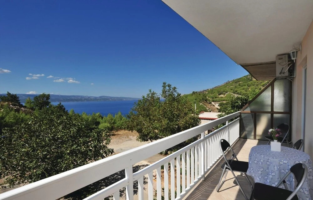 Beautiful Home in Lokva Rogoznica With Wifi and 2 Bedrooms