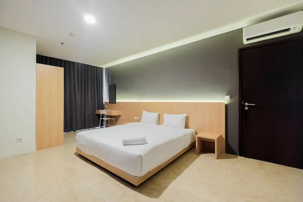 Comfy 3BR at LAvenue Apartment Pancoran By Travelio
