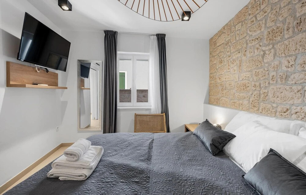 Amazing Home in Sibenik With Wifi and 3 Bedrooms