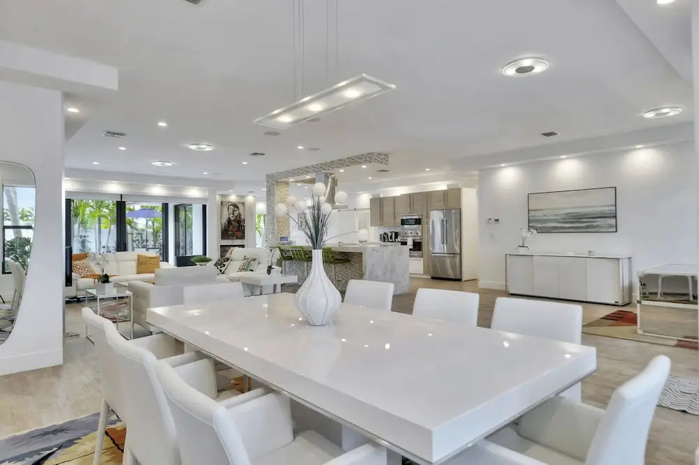 Lynora's Luxe Estate Modern Design
