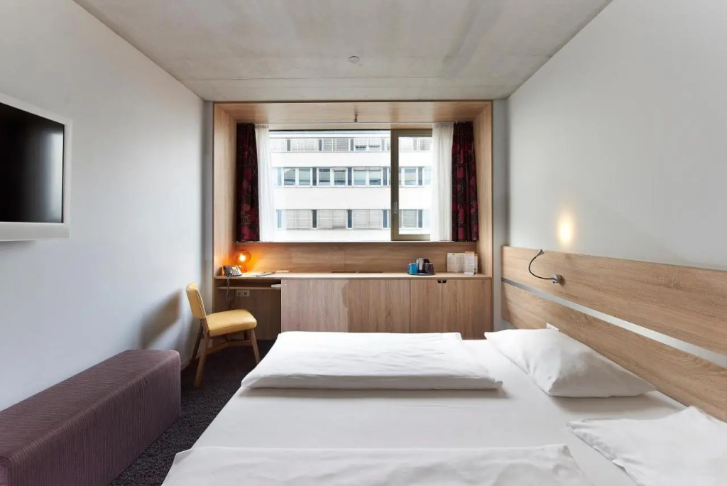 Simm's Hotel