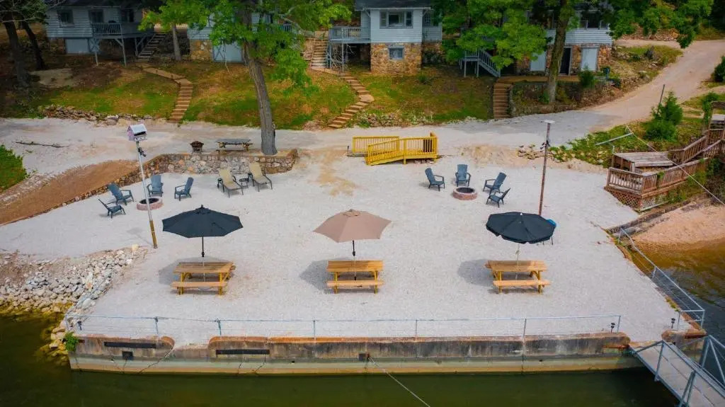 Lakeshore Fishing Cabin #5