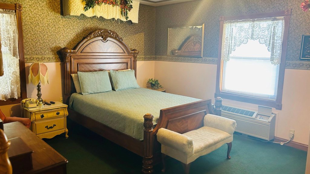 Victorian Inn Superior By Capital O NE