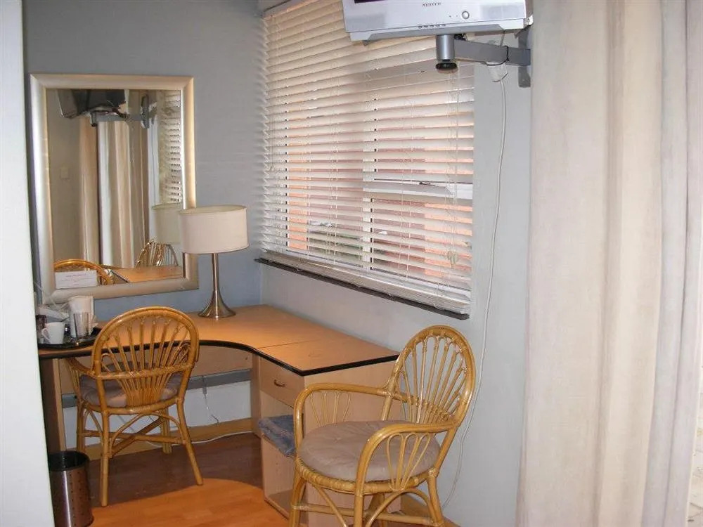 Liongate Bed and Breakfast
