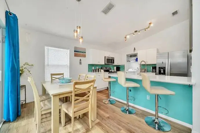 114 Castlemain in Davenport