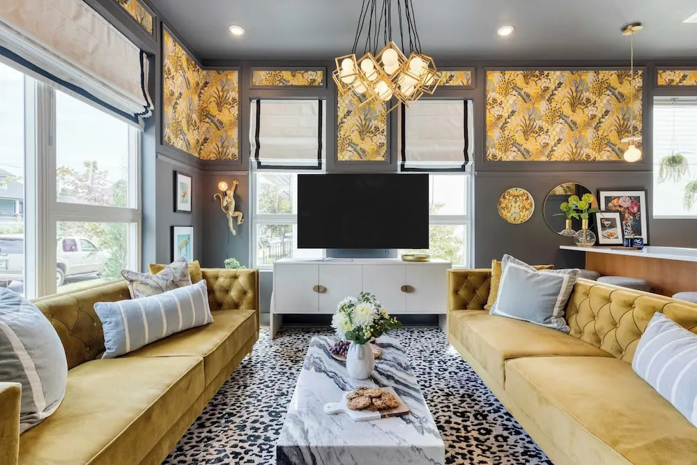 Sleeps 16 2 Homes Next Door + Walk to Dining & Music Lischey Loft & The Bloom House by Avantstay