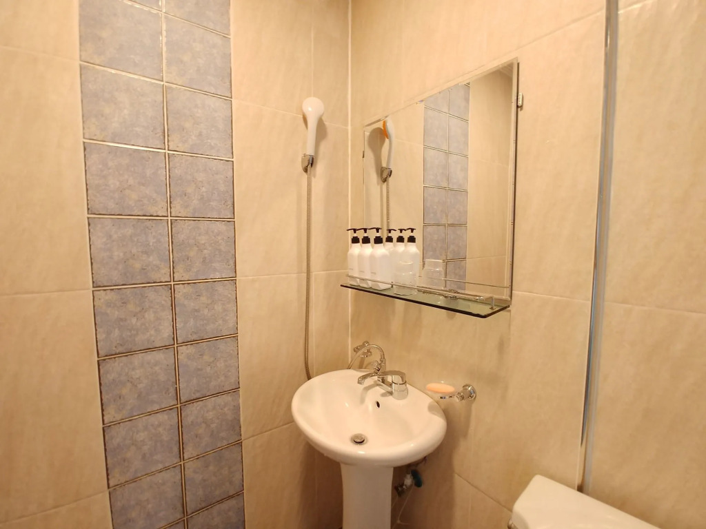Road Myeongdong Guesthouse