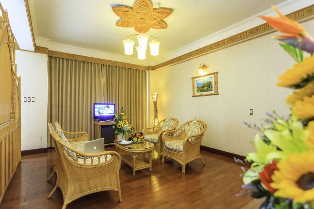 Green Plaza Hotel