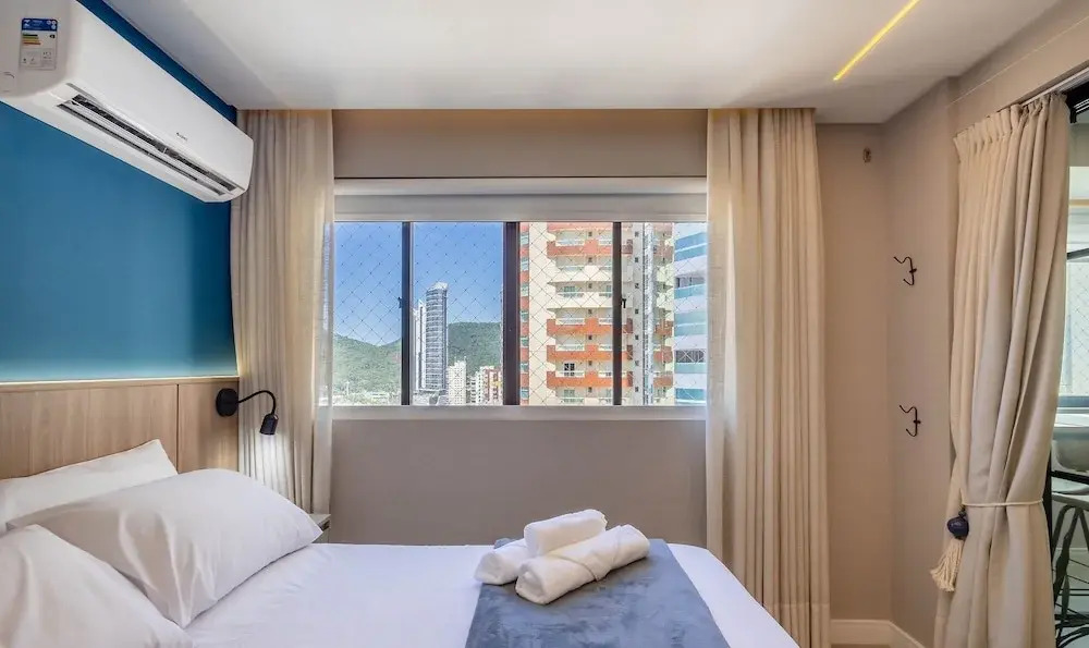 Apt With 2 Suites Beachfront in BC Eqc0801
