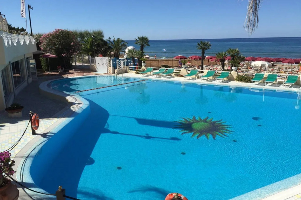 Hotel La Playa