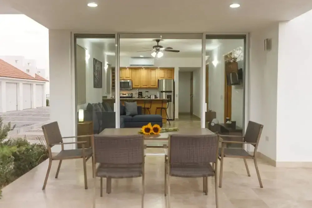 Peninsula 106 2 BR by Casago