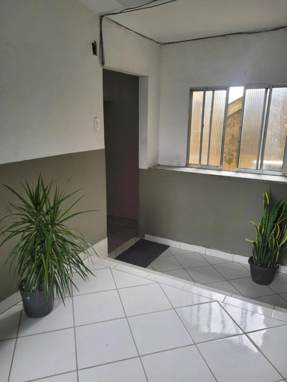 Ótimo Quarto e Sala mobiliado em itapoa.