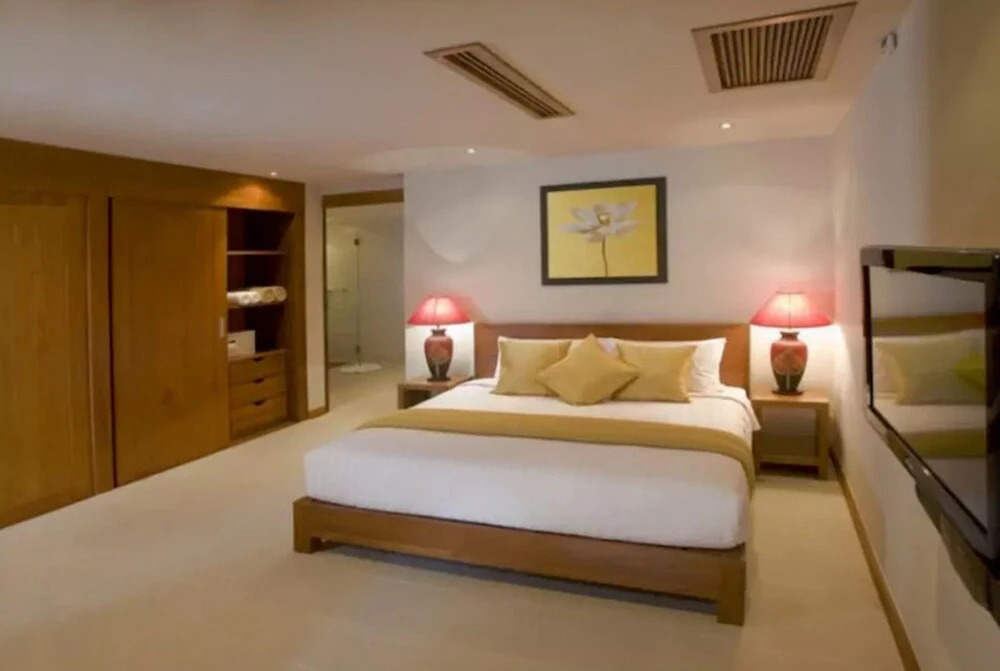 5 Bedroom Beachfront Villa - Chef Maid Nanny