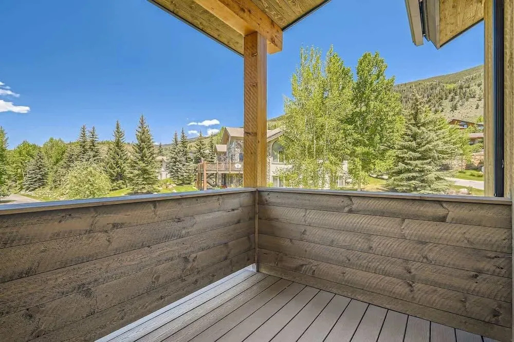 Lake & Mountain Views in Dillon! EV Charger