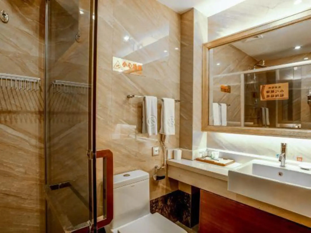 Tall Hotel