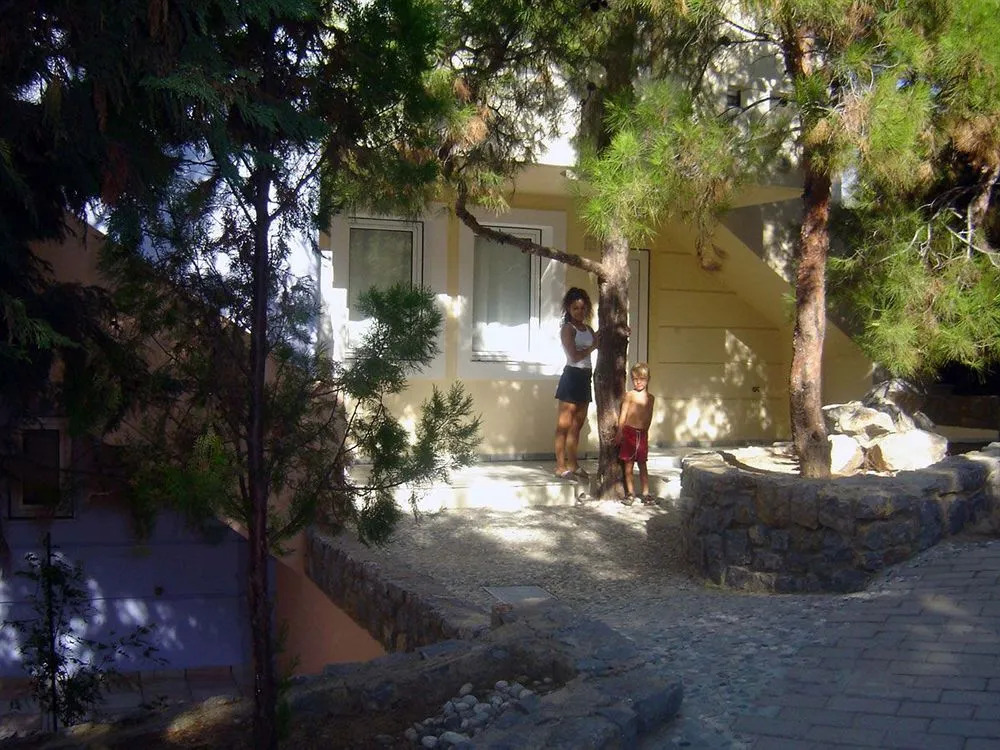 Iason Apartments & Studios
