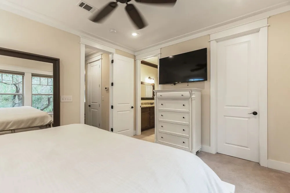 Cottages at Eastern Lake - 4 Br Home