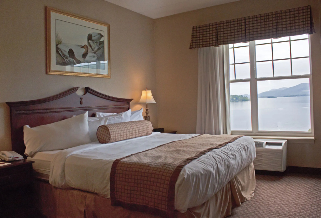 Fort William Henry Hotel