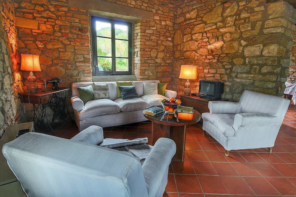 Tranquil Farmhouse near Center in Umbertide with Garden