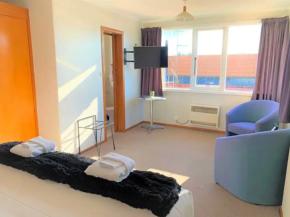 Ranfurly Hotel