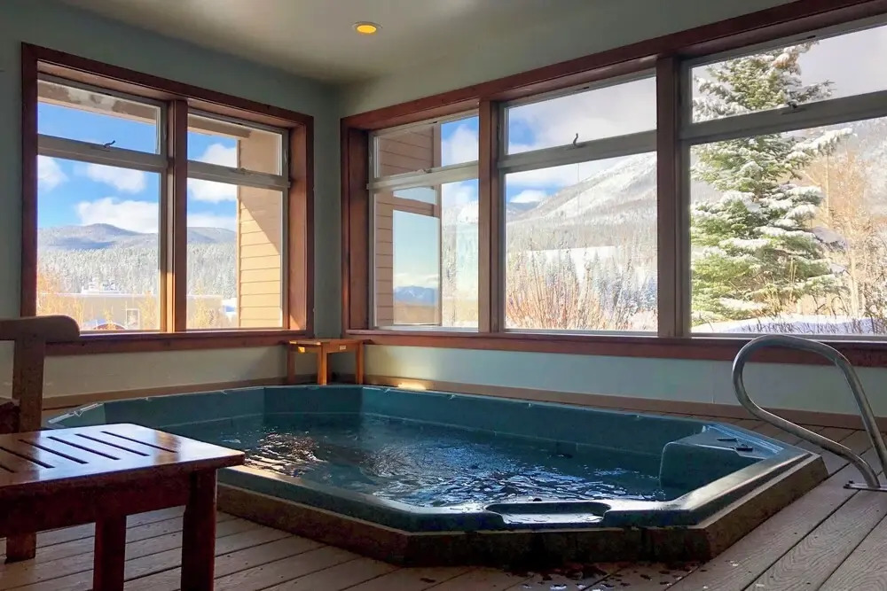 Condo w/ Views & Hot Tub Access in Silverthorne!