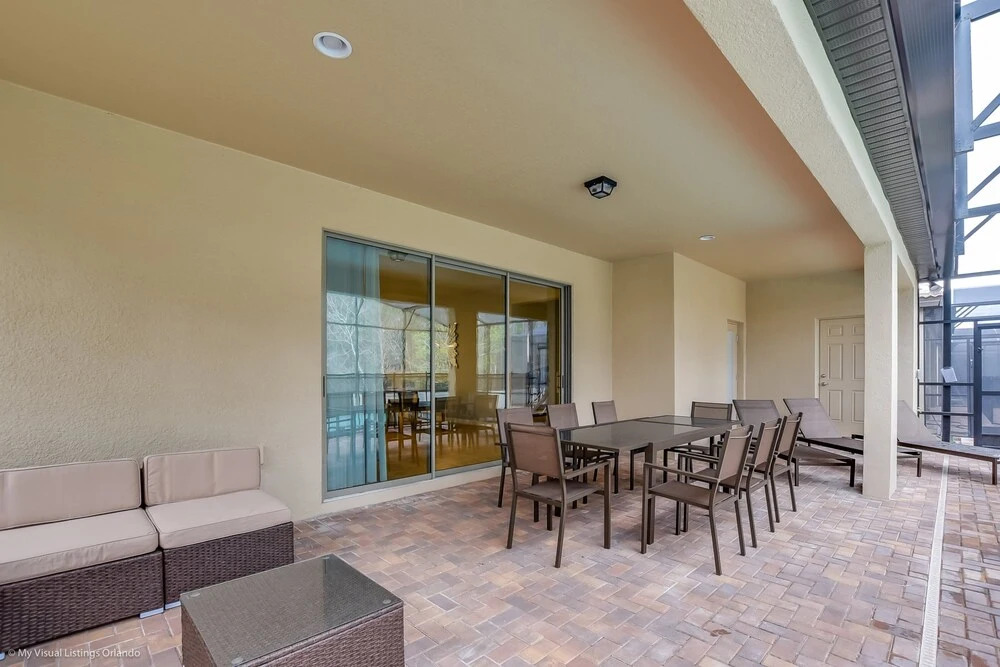 Gorgeous 8br/5ba Windsor at Westside Resort Pool Villa Mins to Disney 1662la