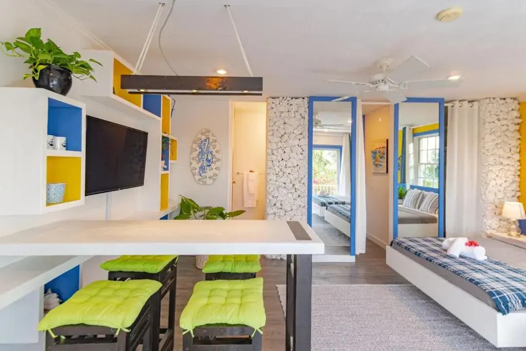 Viking Hill Oceanfront Hostel & Resort