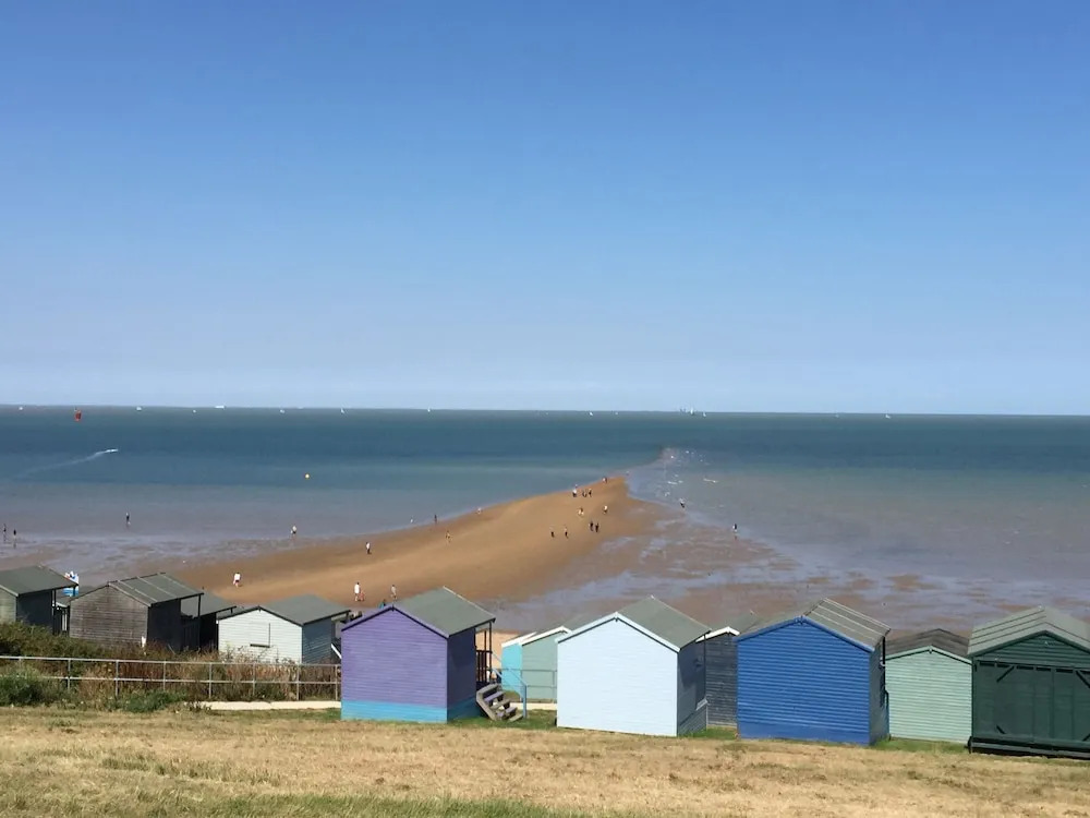 The Seaview Snug