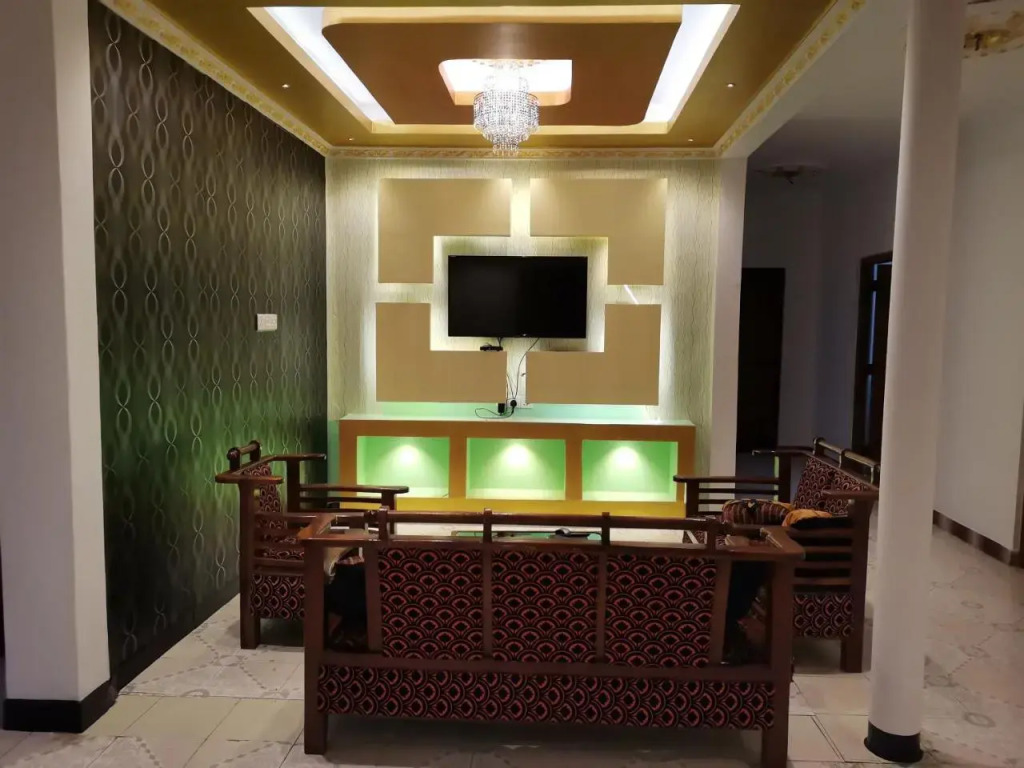 Sai Holiday Inn