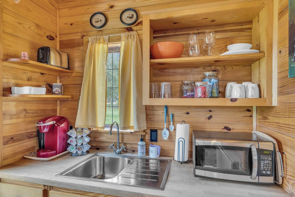 Cabins Out Back-nest