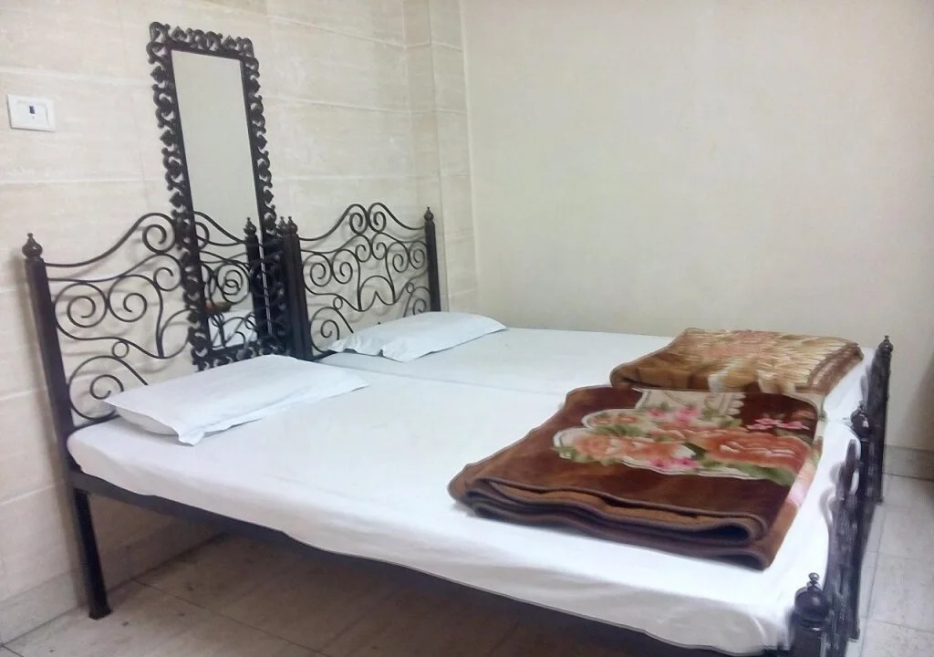 BLESS INN - Near Connaught Place
