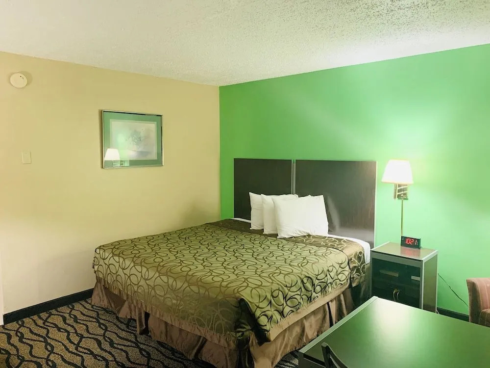 Thunderbird Inn