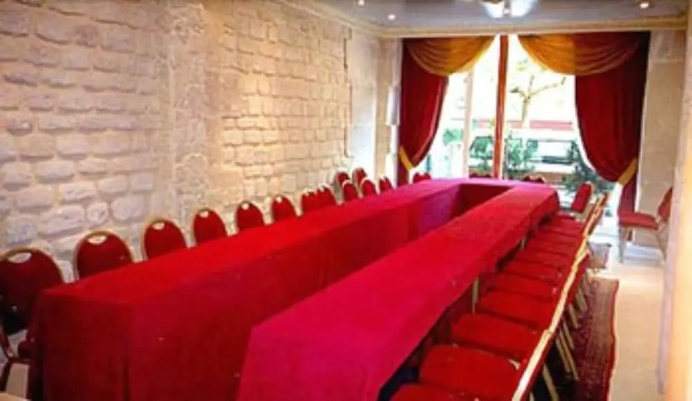 Familia Hotel