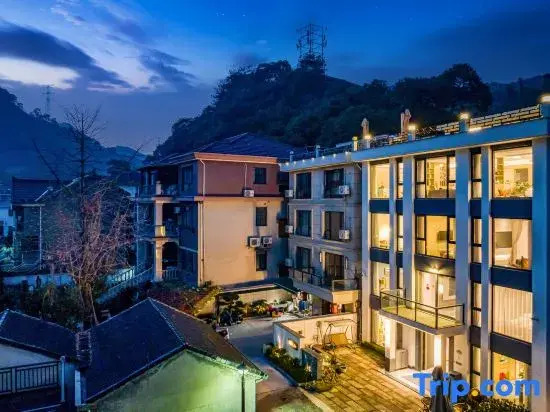 Hangzhou Guanshan B & B (Zhuantang Xishan National Forest Park Bailongtan Scenic Area)