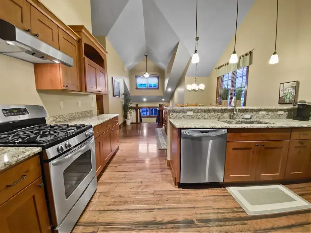 Dewey Placer Lodge 3 Bedroom Home by Redawning