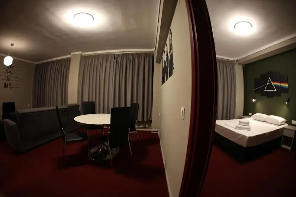 Stay Hybrid Youth Hostel