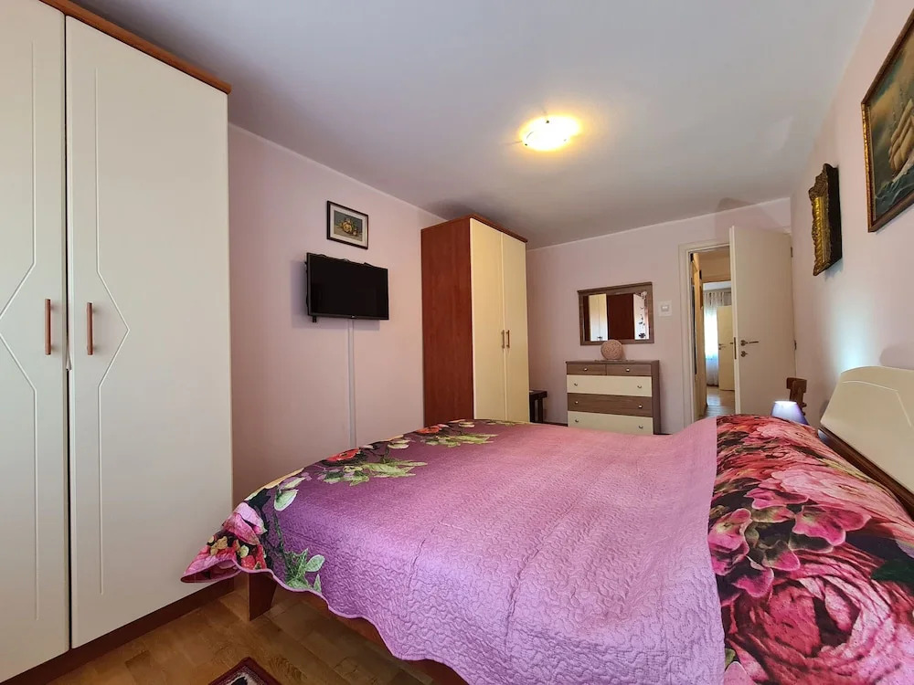 Apartment 1389