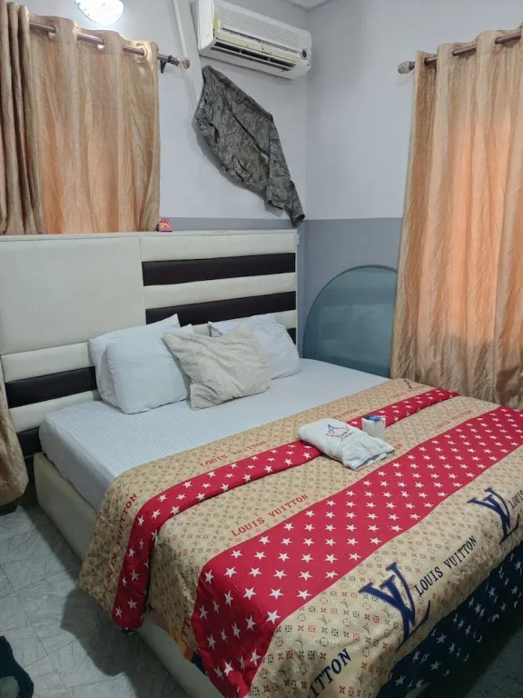 Americana Hotel
