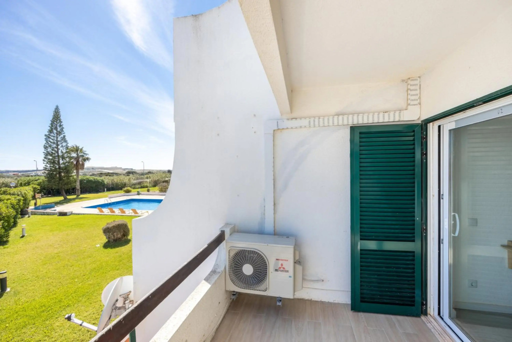 Apartment Julio Pomar, swimming pool