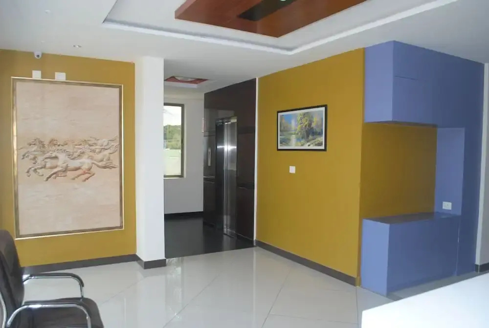 Hotel Raj Residency