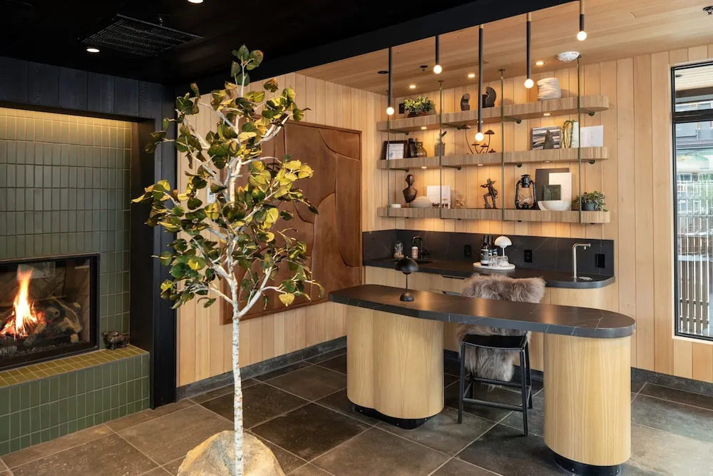 Desolation Hotel