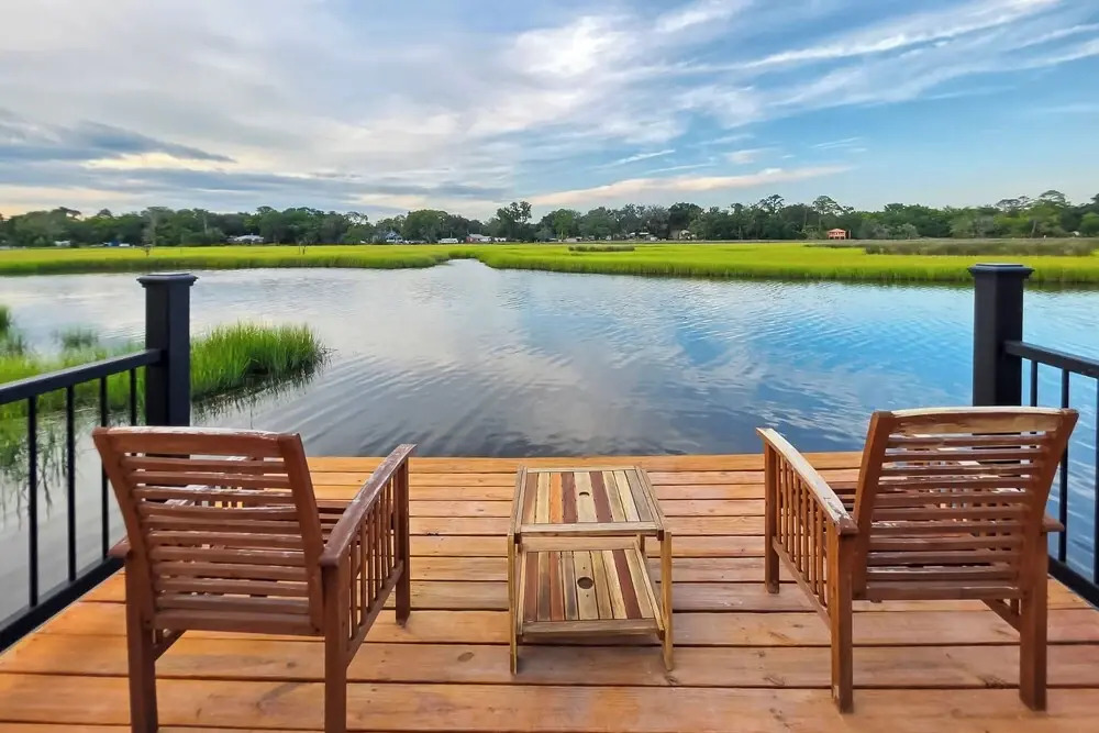 7 Mi to Dtwn Jacksonville: Riverfront Home w/ Deck