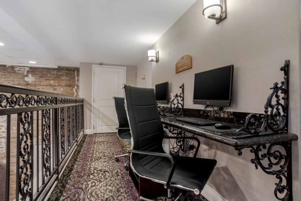 Best Western Plus St. Christopher Hotel