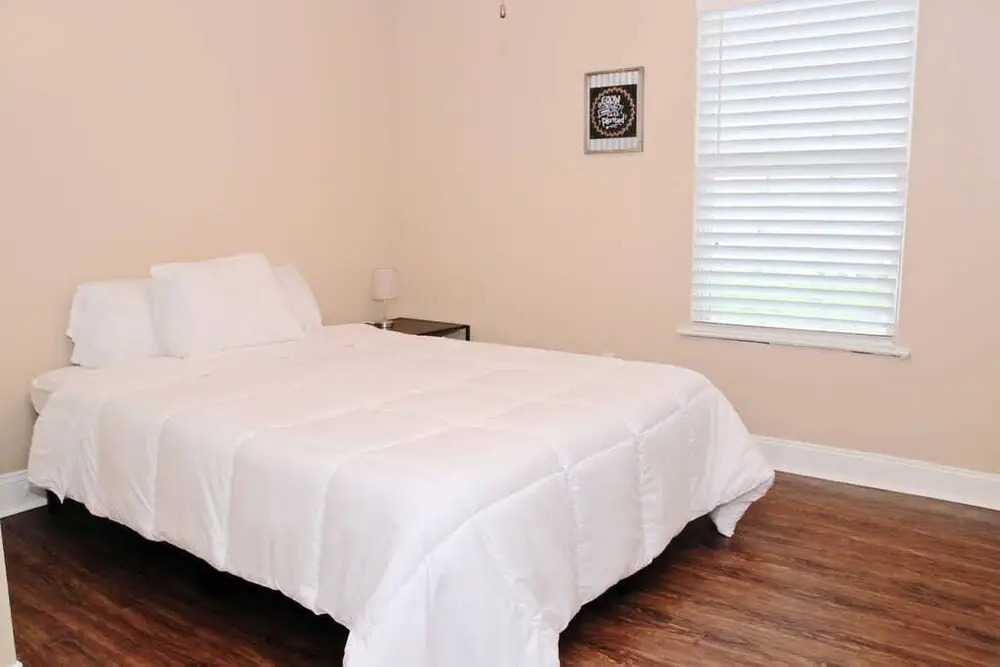 Lasalle 1c/2c · Spacious Gated Units w/ Parking Great for Families