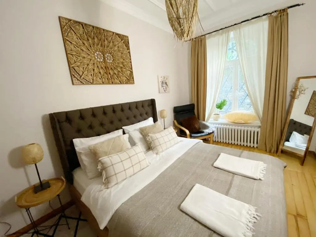 100 m to Istiklal with priv Garden - 2 Bathroom - 2 Bedroom