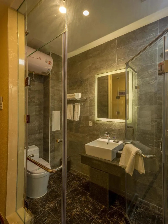 Hill Lily Hotel