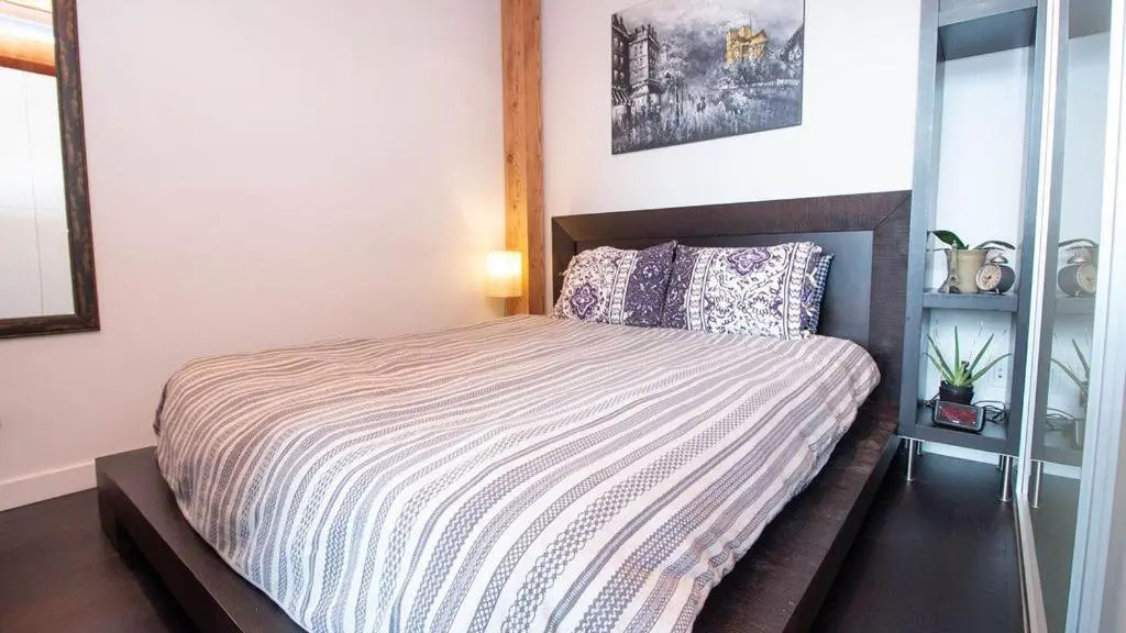 Historic Hudson 2 Bed - 28 Day Min