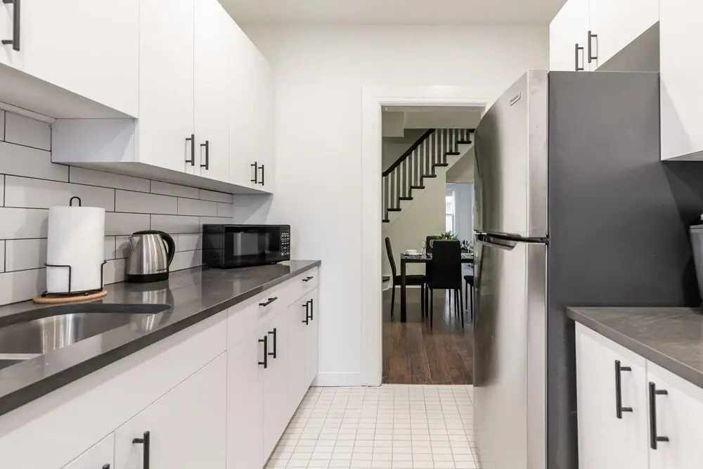 Cozy 2-storey 2BR Apt - Near Parks and King St