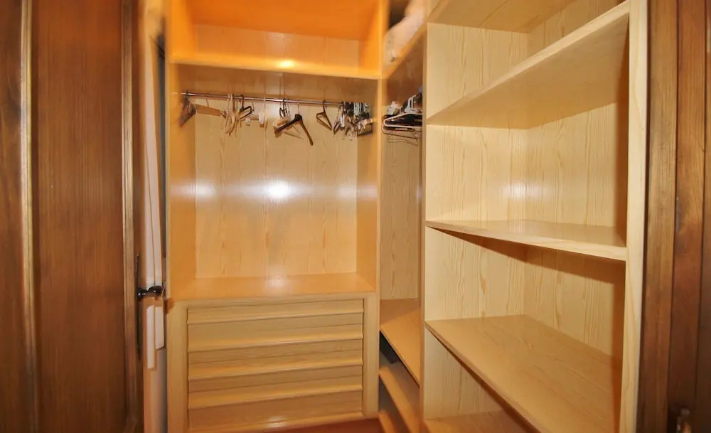 1053 Villa Seral